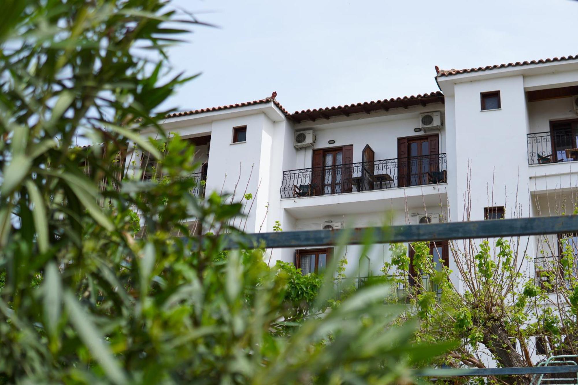 Hotel Defkalion Alli Meria Exteriör bild